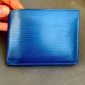 Gorgeous Louis Vuitton Men’s Multiple Wallet